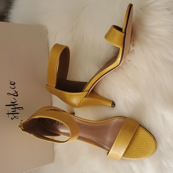 #010  Style & Co. Paycee Yellow Snake Women's Dress Sandal Size 8M - Picture 3 of 6